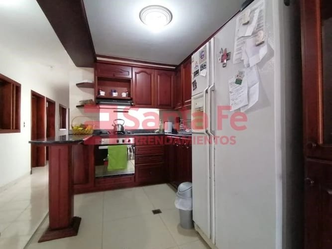 Casa de 3 alcobas en venta en Suarez, Bello, 203 m² · foto 10 de 10