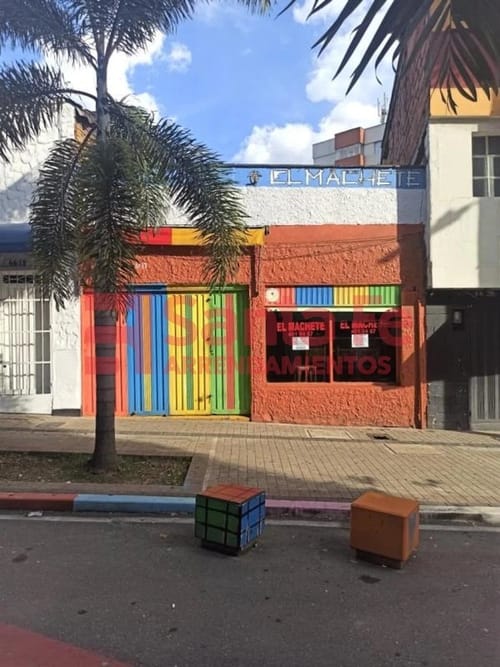 Local en venta en La Candelaria, Medellín, 120 m² · foto 2 de 10