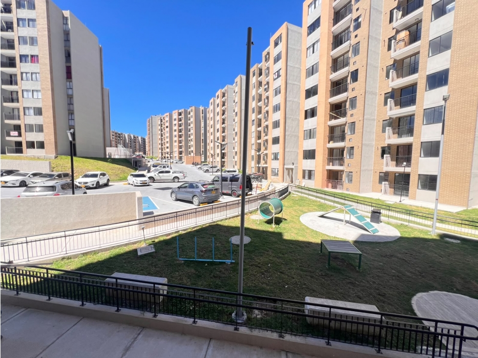 Apartamento en arriendo en Cimarronas, Rionegro · foto 9 de 12