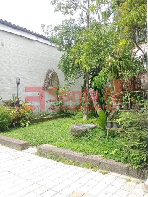 Casa de 7 alcobas en venta en Estadio, Medellín, 1274 m² · foto 8 de 10