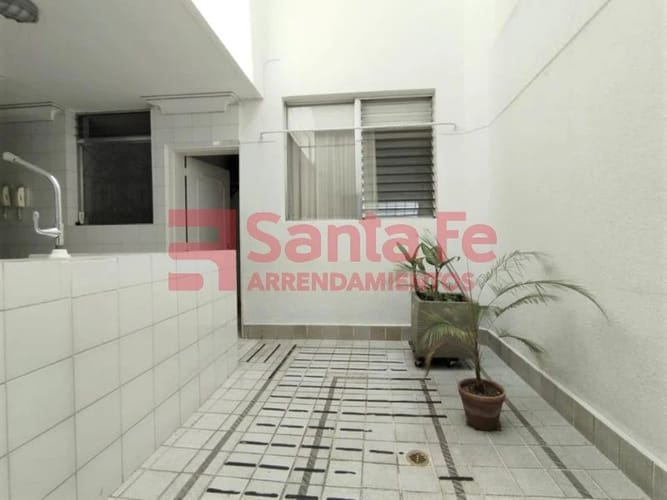 Casa de 7 alcobas en venta en Estadio, Medellín, 1274 m² · foto 10 de 10