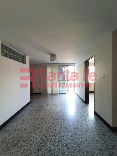 Apartamento de 7 alcobas en venta en La Floresta, Medellín, 182 m² · foto 4 de 10