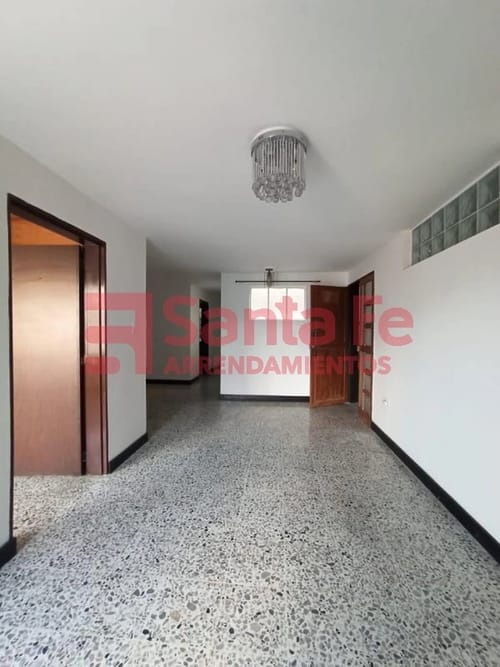 Apartamento de 7 alcobas en venta en La Floresta, Medellín, 182 m² · foto 5 de 10