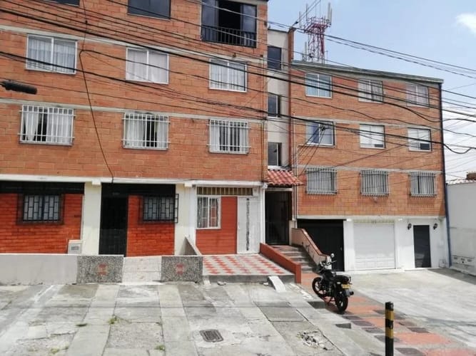 Apartamento de 4 alcobas en venta en Centro, Bello · foto 2 de 10