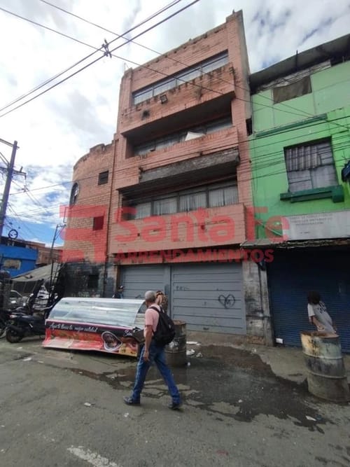 Local en venta en La Candelaria, Medellín, 424 m² · foto 2 de 10