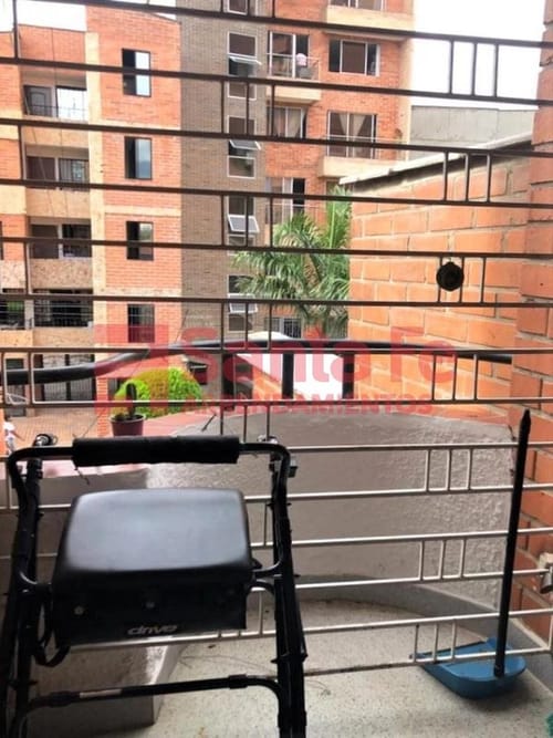 Apartamento en venta en La Floresta, Medellín · foto 2 de 10