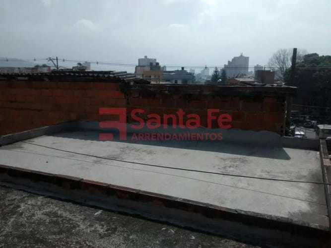 Casa de 6 alcobas en venta en La Floresta, Medellín, 147 m² · foto 6 de 9