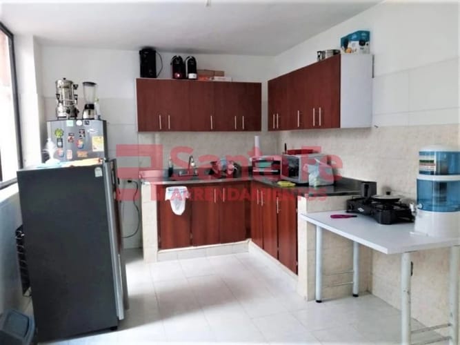 Casa de 4 alcobas en venta en La Floresta, Medellín, 189 m² · foto 2 de 10