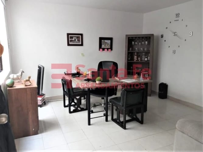 Casa de 4 alcobas en venta en La Floresta, Medellín, 189 m² · foto 8 de 10