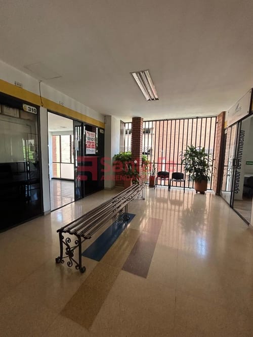 Local en venta en La Candelaria, Medellín, 13 m² · foto 3 de 10