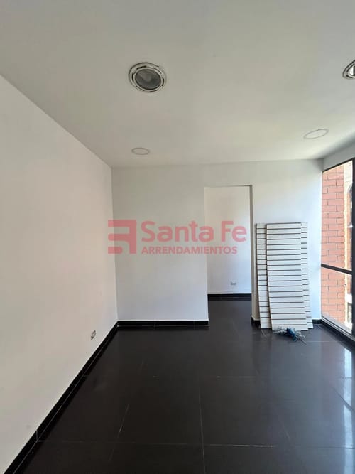 Local en venta en La Candelaria, Medellín, 13 m² · foto 7 de 10