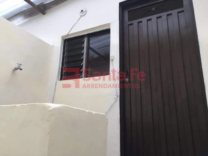 Casa de 2 alcobas en venta en Campo Valdes No.1, Medellín, 57 m² · foto 2 de 10