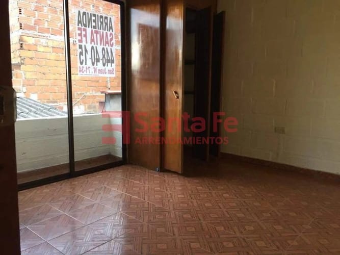 Casa de 2 alcobas en venta en Campo Valdes No.1, Medellín, 57 m² · foto 3 de 10