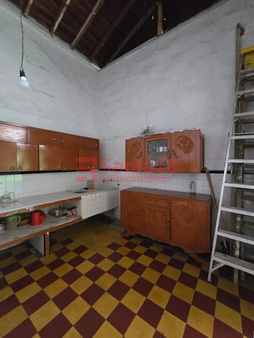 Casa de 8 alcobas en venta en Suarez, Bello, 288 m² · foto 9 de 10