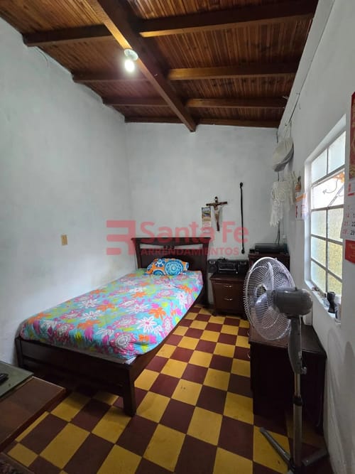 Casa de 8 alcobas en venta en Suarez, Bello, 288 m² · foto 10 de 10