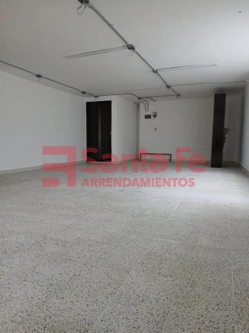 Local en venta en La Candelaria, Medellín, 146 m² · foto 2 de 4