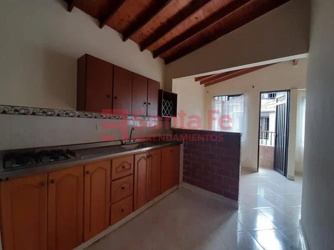 Casa de 7 alcobas en venta en Suarez, Bello, 140 m² · foto 5 de 10