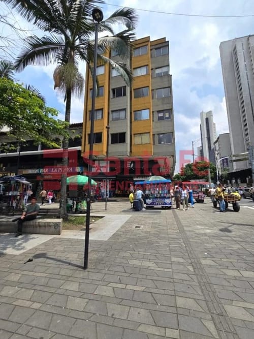 Oficina en venta en La Candelaria, Medellín, 20 m² · foto 2 de 10