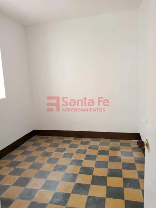 Casa de 5 alcobas en venta en Campo Valdes No.1, Medellín, 130 m² · foto 4 de 10
