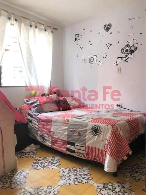 Casa de 11 alcobas en venta en Los Naranjos, Itagüí, 290 m² · foto 6 de 10