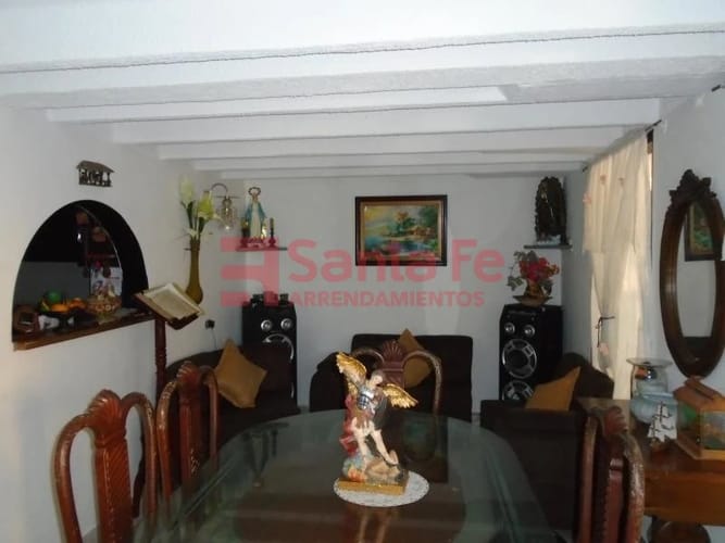 Casa de 7 alcobas en venta en Centro, Bello, 165 m² · foto 3 de 10