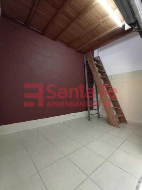Local en venta en La Candelaria, Medellín, 10 m² · foto 2 de 5