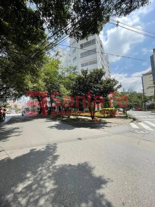Local en venta en Conquistadores, Medellín, 44 m² · foto 2 de 10