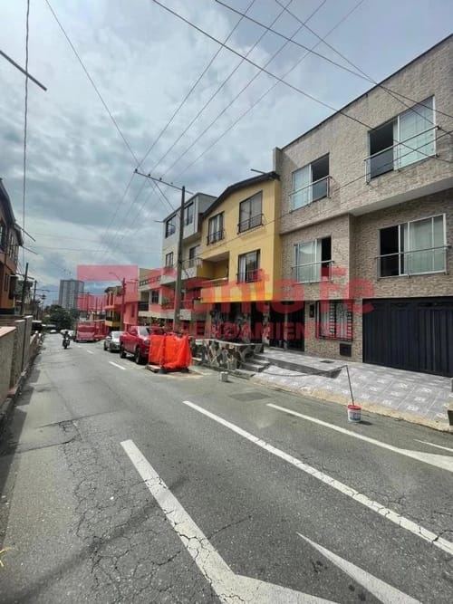 Casa de 4 alcobas en venta en Centro, Bello, 104 m² · foto 2 de 10