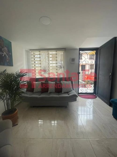 Casa de 4 alcobas en venta en Centro, Bello, 104 m² · foto 3 de 10