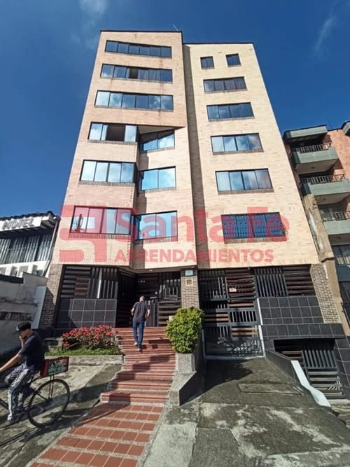 Apartamento de 3 alcobas en venta en Conquistadores, Medellín, 95 m² · foto 3 de 10