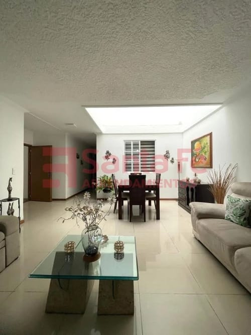 Casa de 6 alcobas en venta en Florida Nueva, Medellín, 279 m² · foto 4 de 10