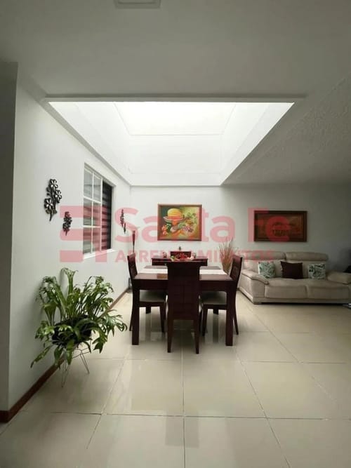 Casa de 6 alcobas en venta en Florida Nueva, Medellín, 279 m² · foto 5 de 10