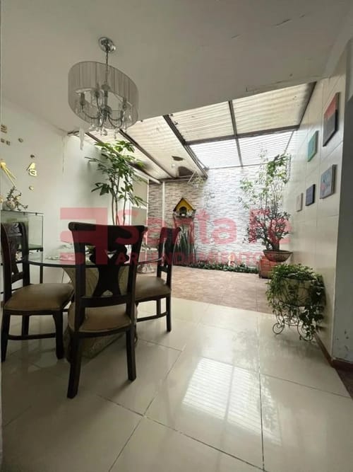 Casa de 6 alcobas en venta en Florida Nueva, Medellín, 279 m² · foto 8 de 10