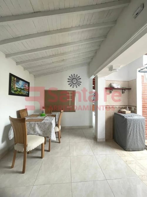 Apartamento de 4 alcobas en venta en Cristo Rey, Medellín, 105 m² · foto 2 de 10