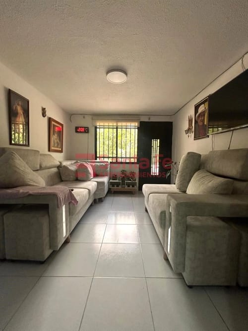 Casa de 4 alcobas en venta en Suarez, Bello, 97 m² · foto 3 de 10