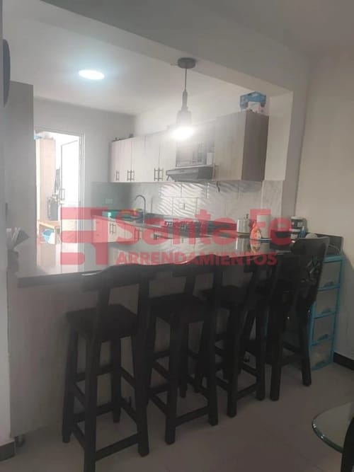 Casa de 4 alcobas en venta en Los Naranjos, Itagüí, 154 m² · foto 6 de 10