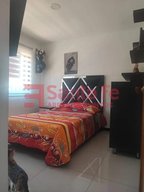 Casa de 4 alcobas en venta en Los Naranjos, Itagüí, 154 m² · foto 8 de 10