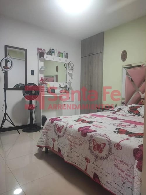 Casa de 4 alcobas en venta en Los Naranjos, Itagüí, 154 m² · foto 10 de 10