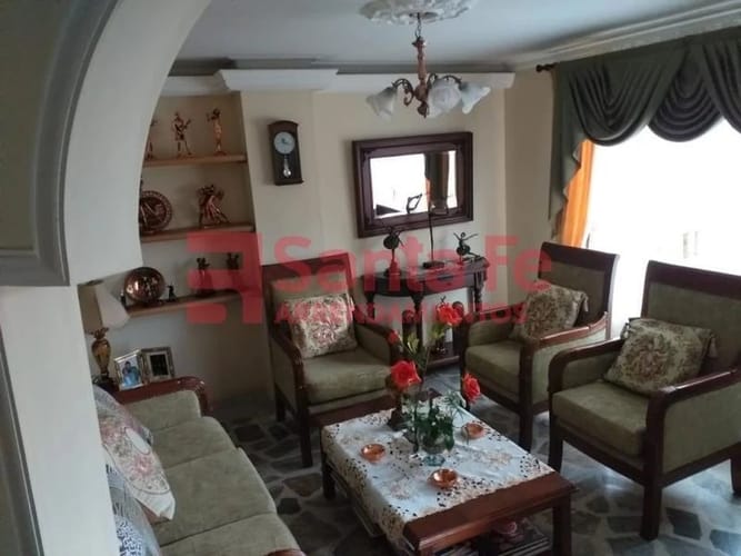 Apartamento de 5 alcobas en venta en Florida Nueva, Medellín, 223 m² · foto 4 de 10