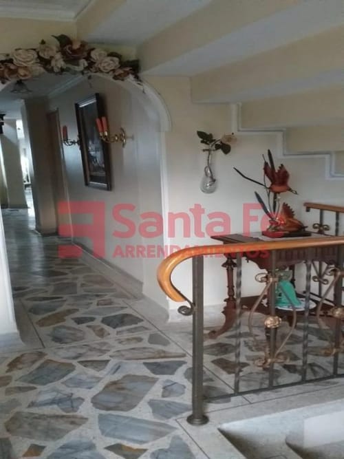 Apartamento de 5 alcobas en venta en Florida Nueva, Medellín, 223 m² · foto 7 de 10