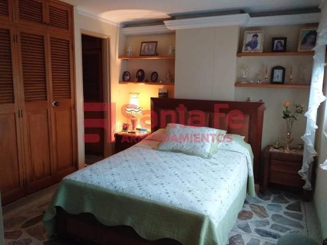 Apartamento de 5 alcobas en venta en Florida Nueva, Medellín, 223 m² · foto 9 de 10