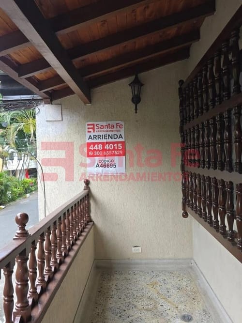 Casa de 3 alcobas en venta en Florida Nueva, Medellín, 214 m² · foto 3 de 10