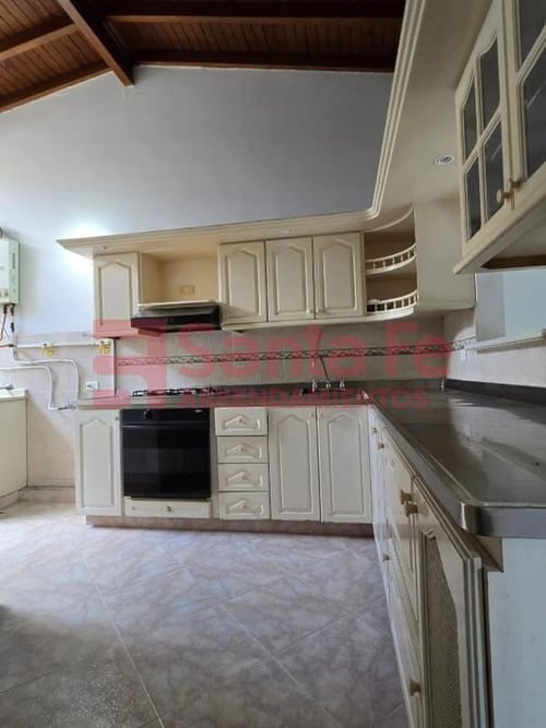 Casa de 3 alcobas en venta en Florida Nueva, Medellín, 214 m² · foto 5 de 10