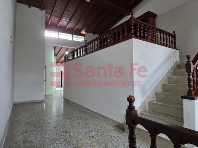 Casa de 3 alcobas en venta en Florida Nueva, Medellín, 214 m² · foto 6 de 10