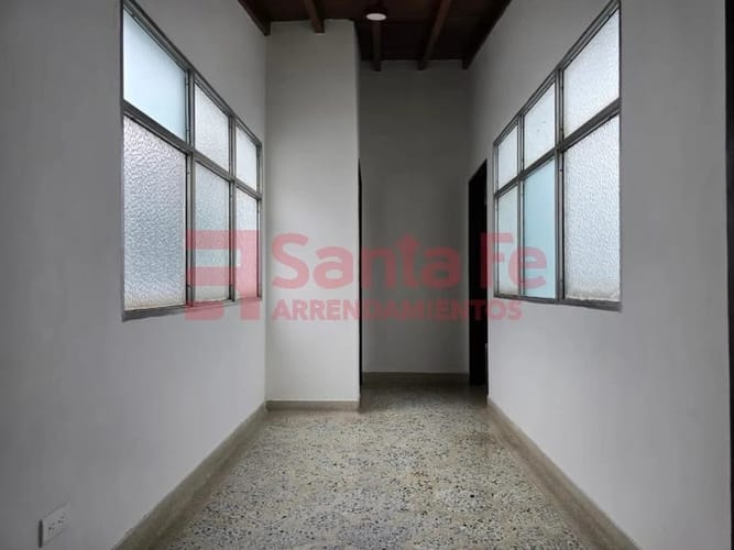 Casa de 3 alcobas en venta en Florida Nueva, Medellín, 214 m² · foto 10 de 10