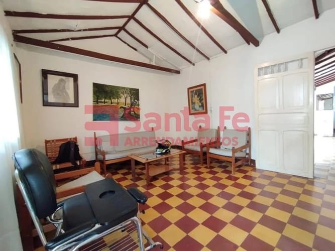 Casa de 3 alcobas en venta en Centro, Bello, 129 m² · foto 6 de 10