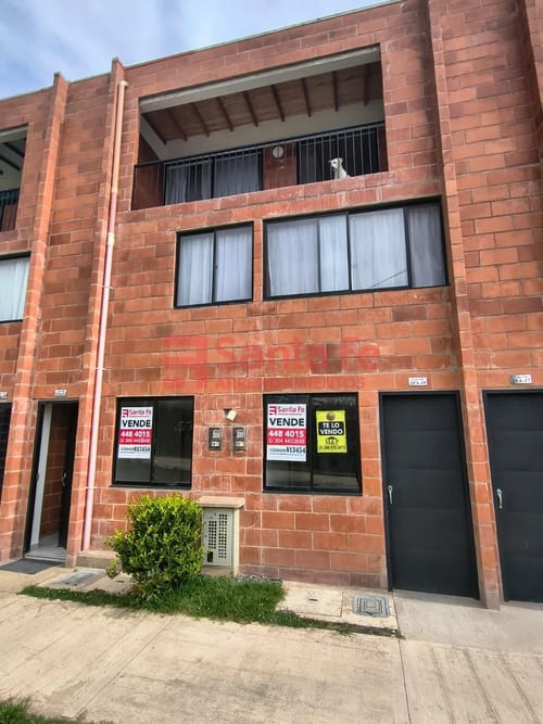 Casa de 3 alcobas en venta en El Centro, El Carmen de Viboral, 71 m² · foto 2 de 10
