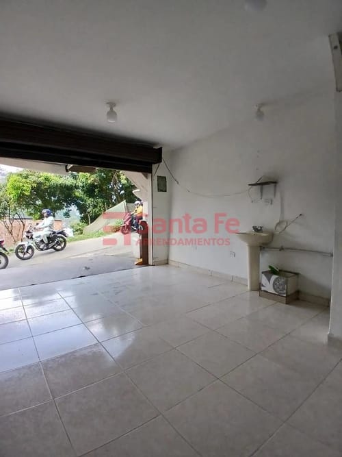 Local en arriendo en Fuente Clara, Medellín, 20 m² · foto 3 de 5