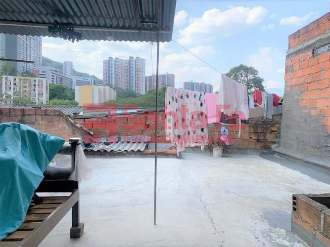 Casa de 2 alcobas en venta en Belén, Medellín, 96 m² · foto 9 de 10