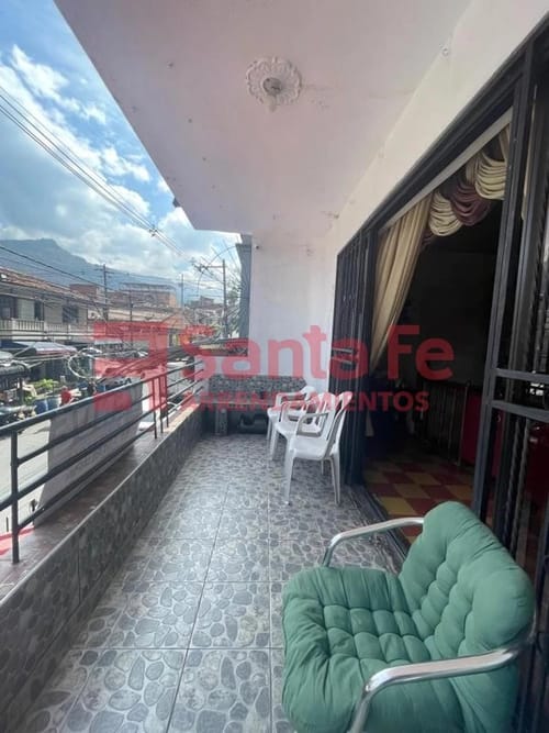 Apartamento de 5 alcobas en venta en Boston, Medellín, 149 m² · foto 3 de 10